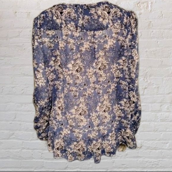 Blousology floral top, size large - Picture 2 of 7